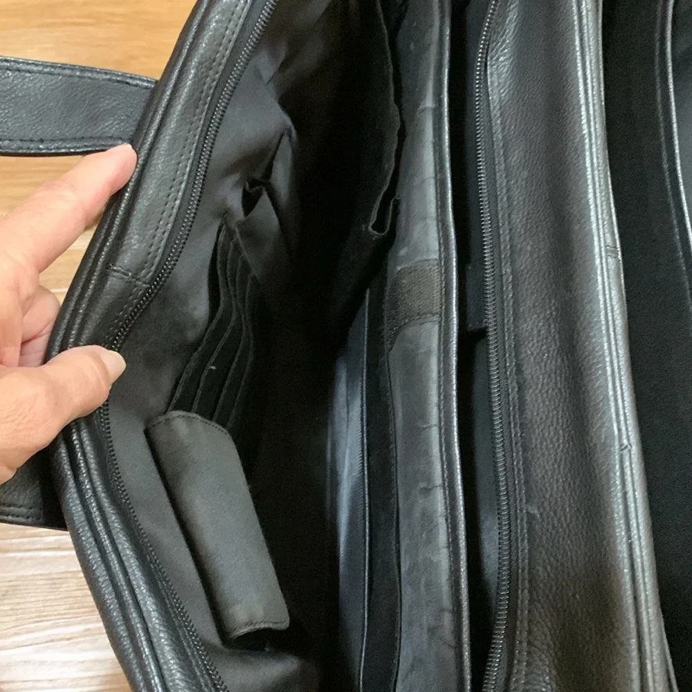 Black Leather Expandable Laptop Briefcase Bag